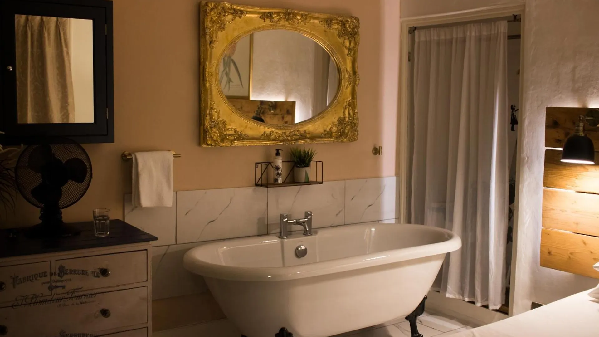 Hot Bath House Villa